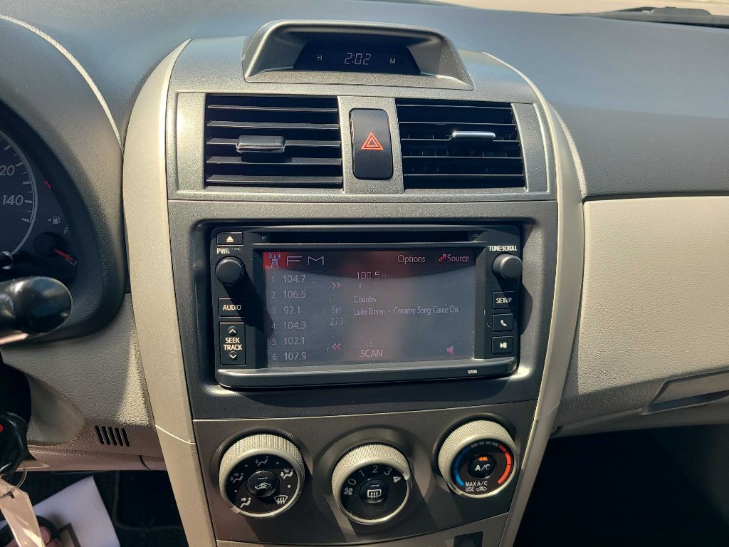 2013 Toyota Corolla Image 10