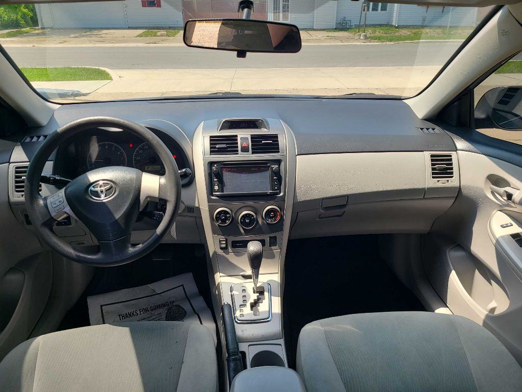 2013 Toyota Corolla Image 15