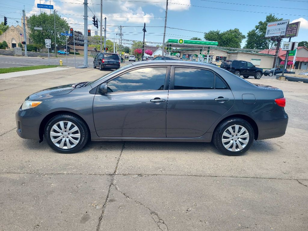 2013 Toyota Corolla Image 1