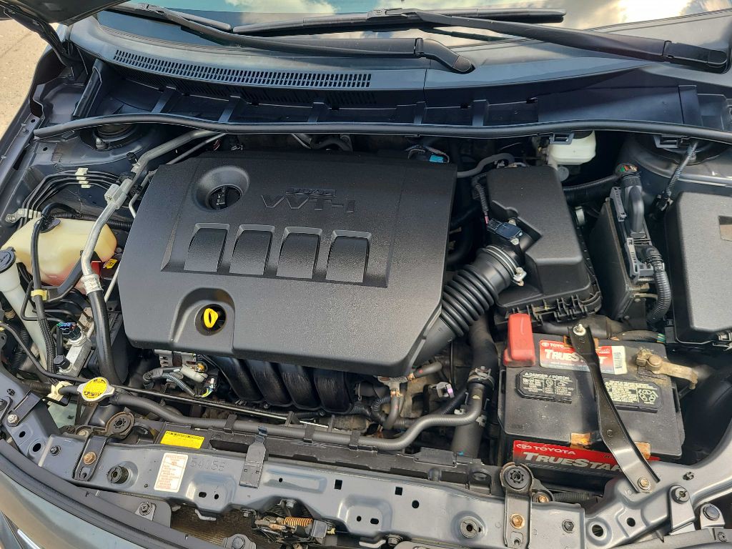 2013 Toyota Corolla Image 2