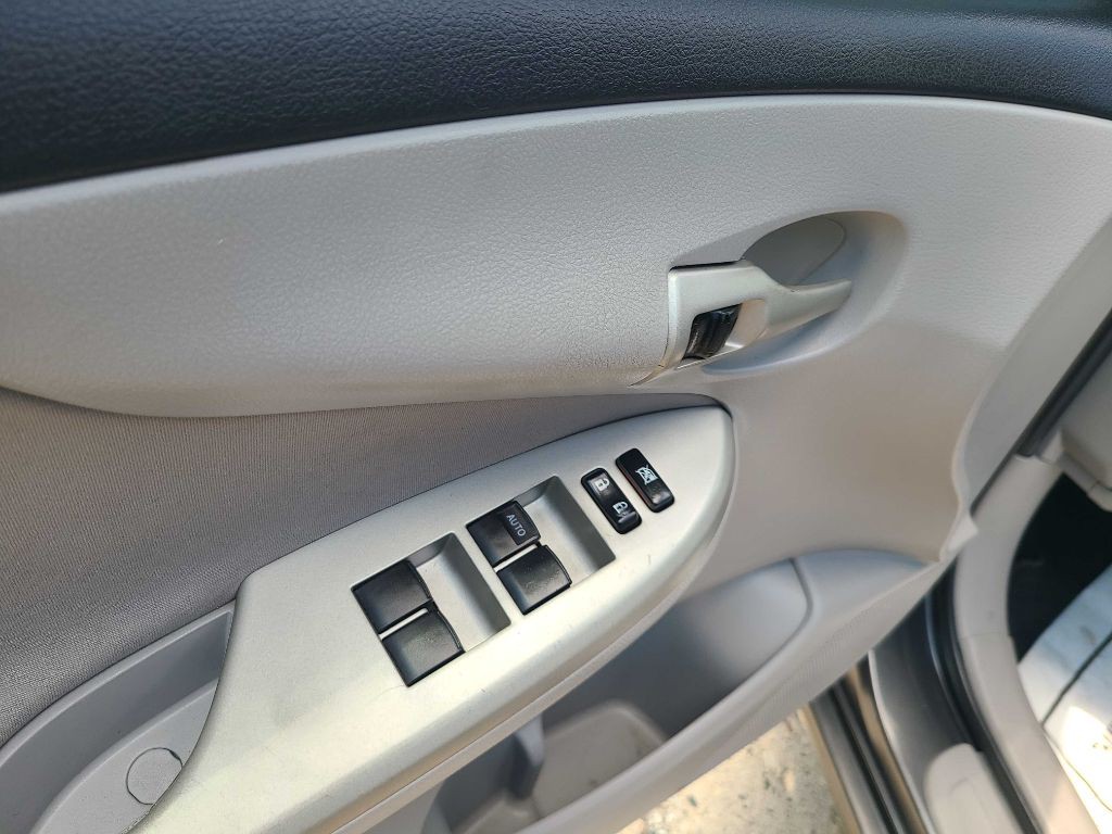 2013 Toyota Corolla Image 4