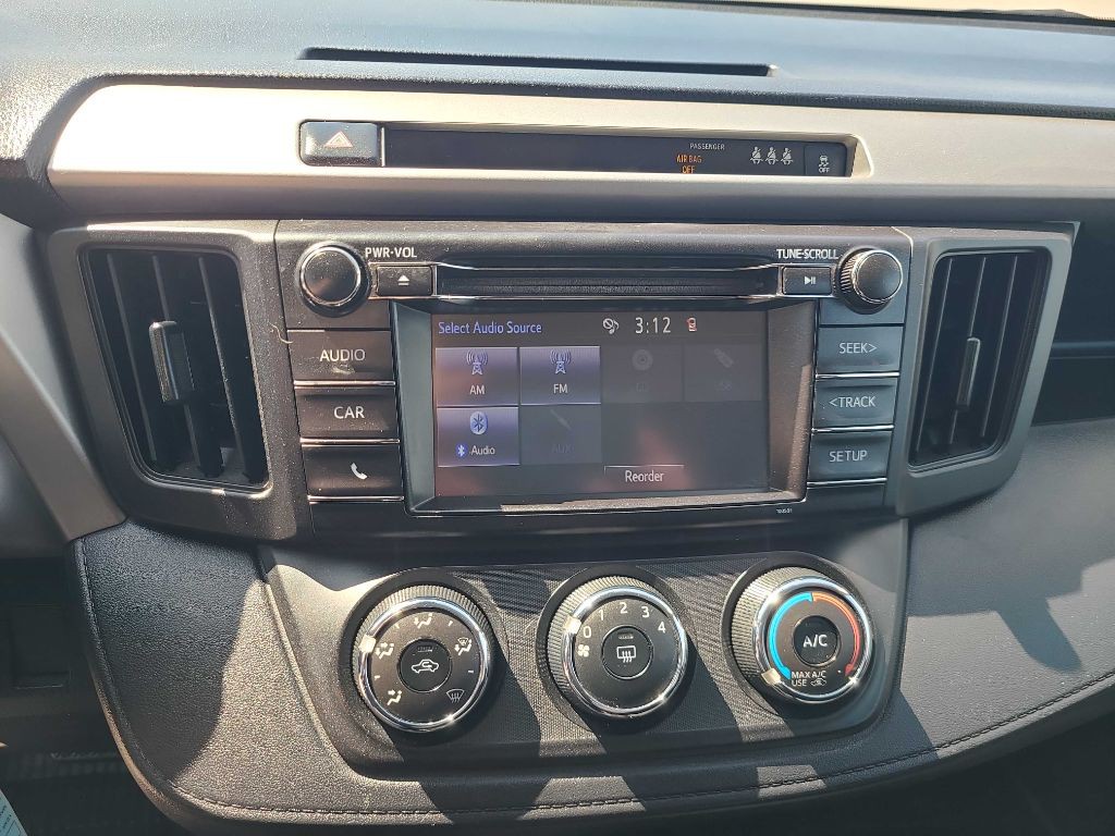 2017 Toyota Rav4 Image 6