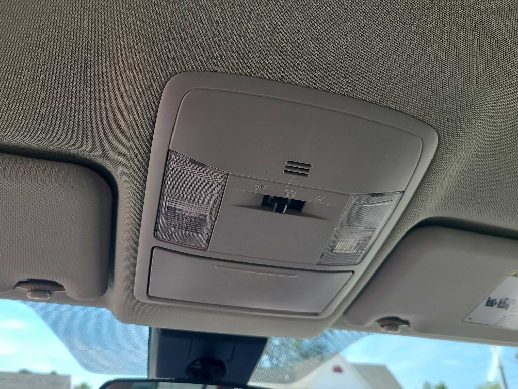 2017 Toyota Rav4 Image 12