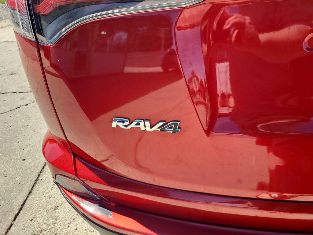 2017 Toyota Rav4 Image 17