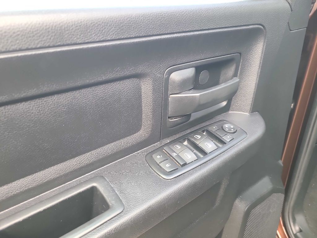 2015 RAM 1500 Image 5