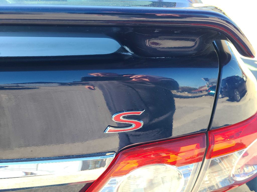 2011 Toyota Corolla Image 16