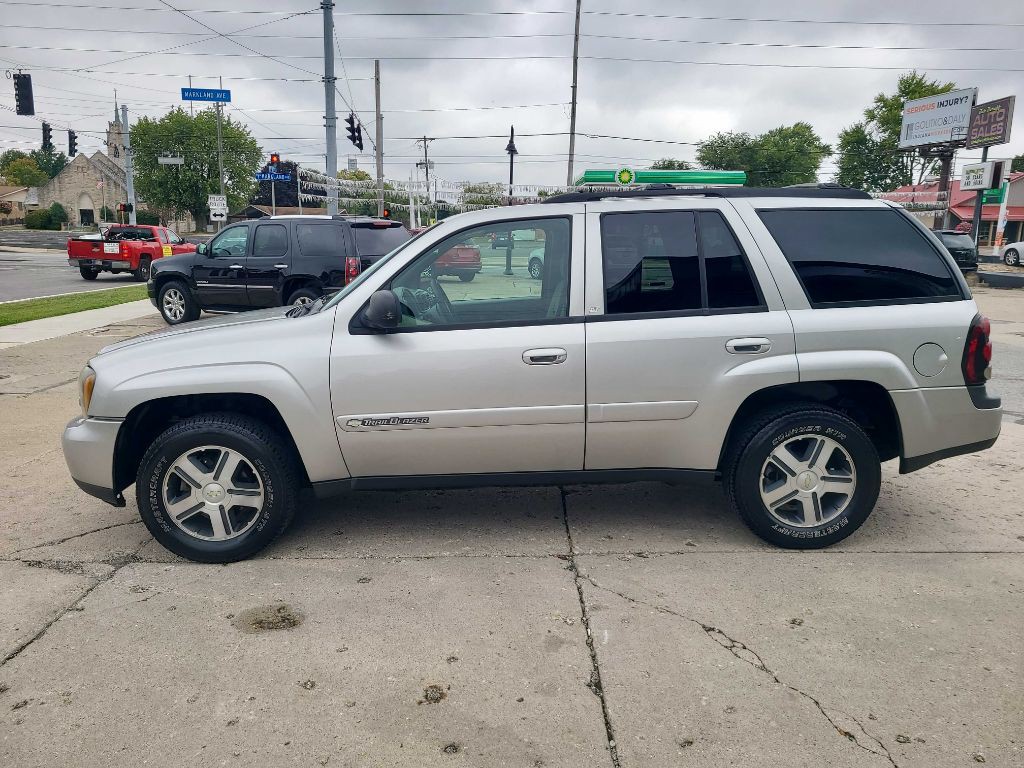 2004 Chevrolet Trailblazer Image 1