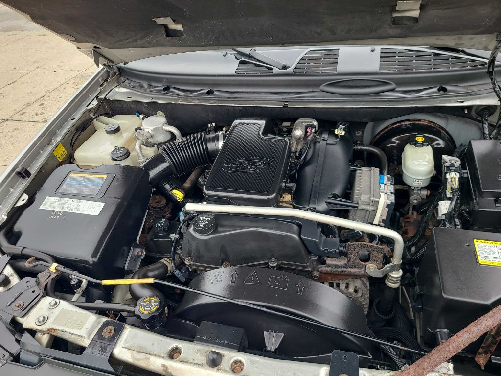 2004 Chevrolet Trailblazer Image 2