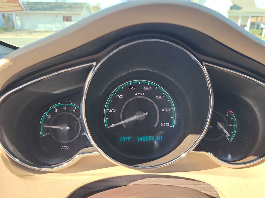 2012 Chevrolet Malibu Image 2