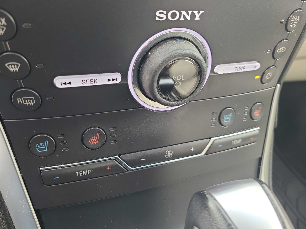 2016 Ford Edge Image 10