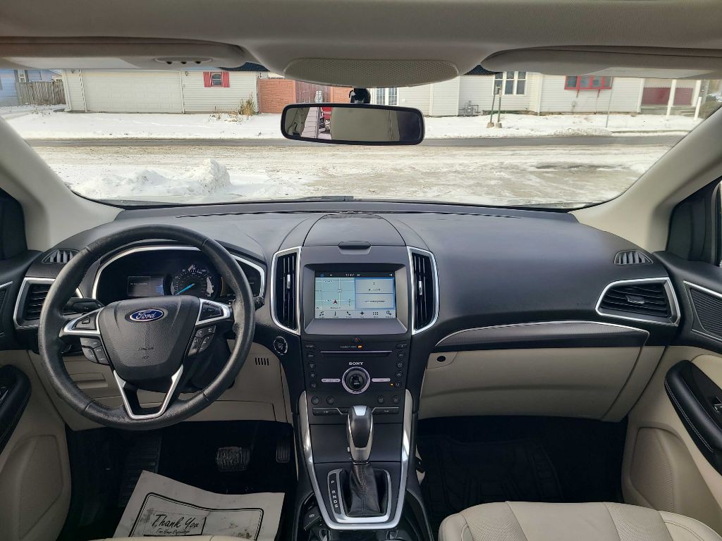 2016 Ford Edge Image 16