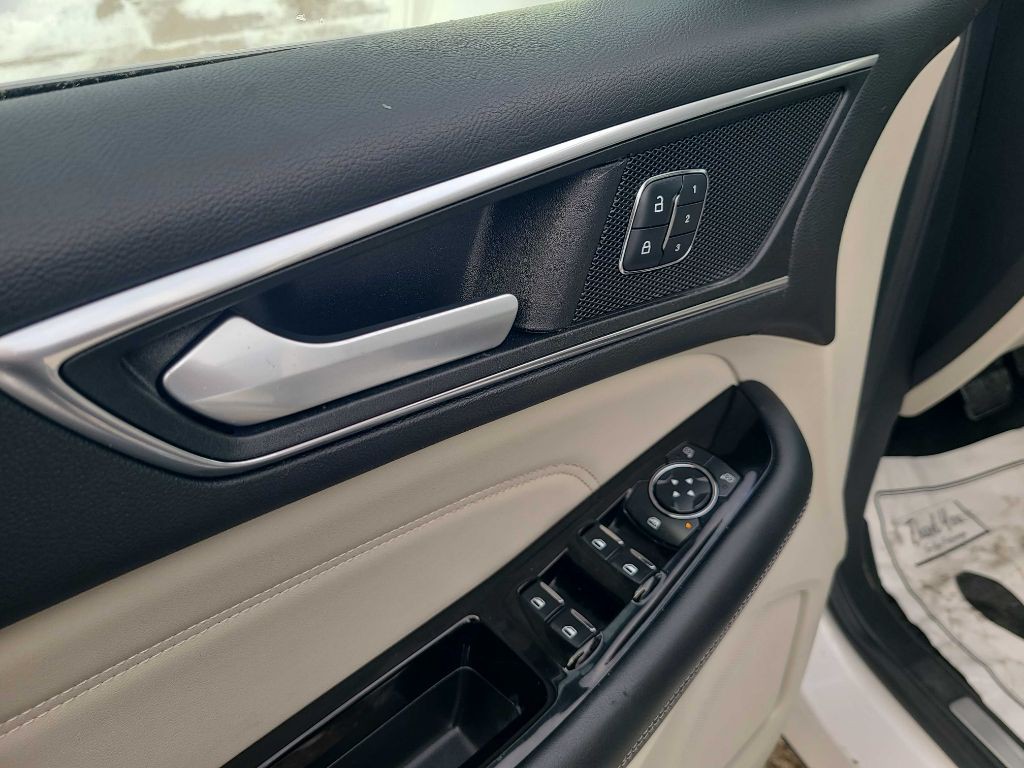 2016 Ford Edge Image 4