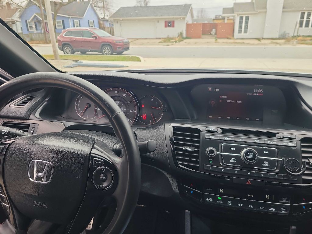 2017 Honda Accord Image 11