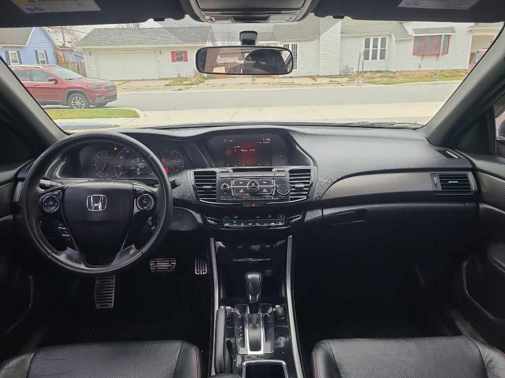2017 Honda Accord Image 14
