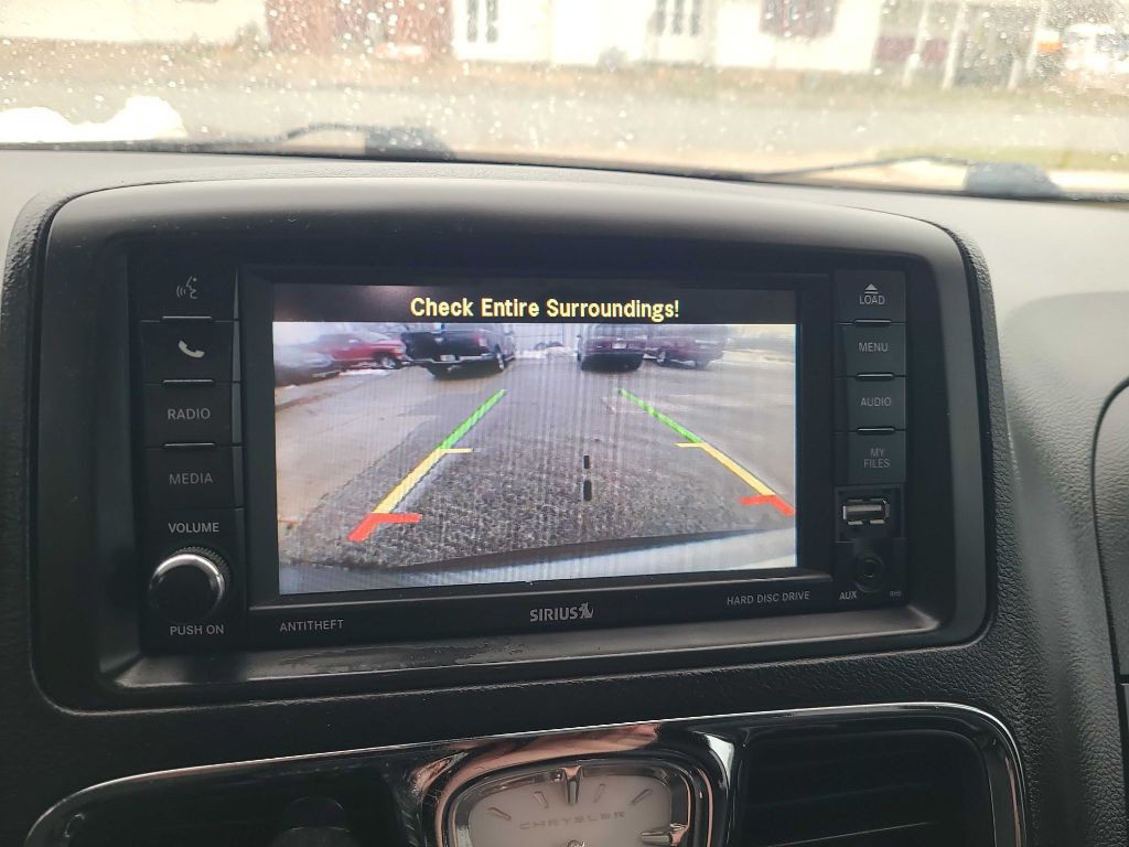 2014 Chrysler Town & Country Image 10