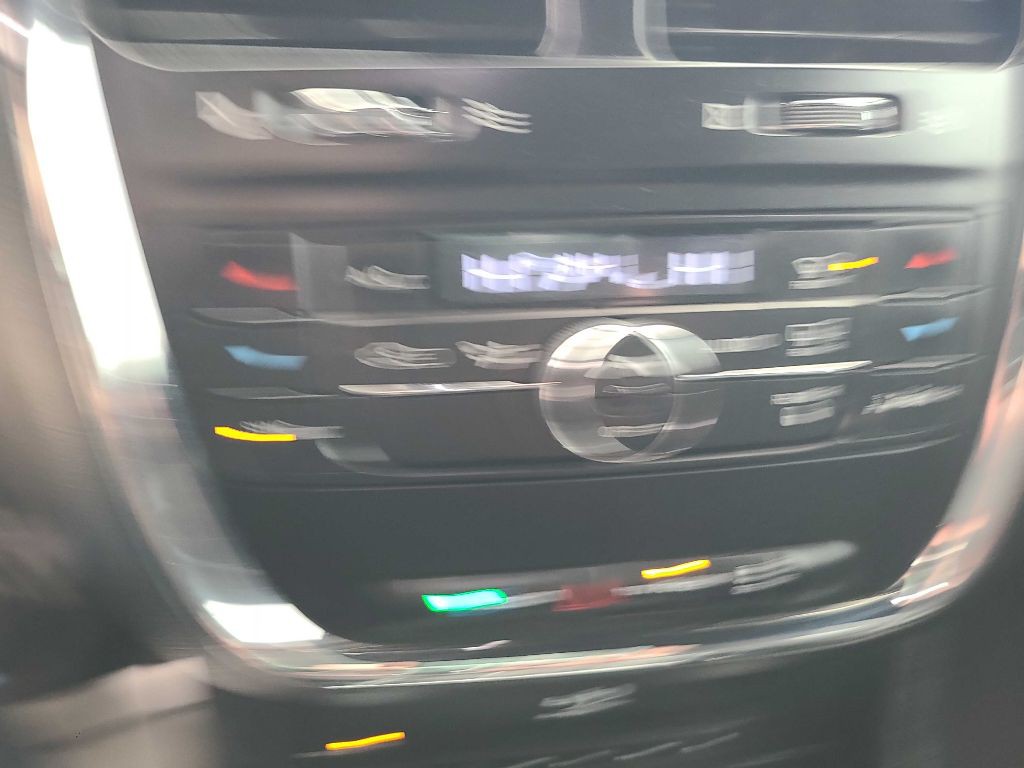 2014 Chrysler Town & Country Image 12