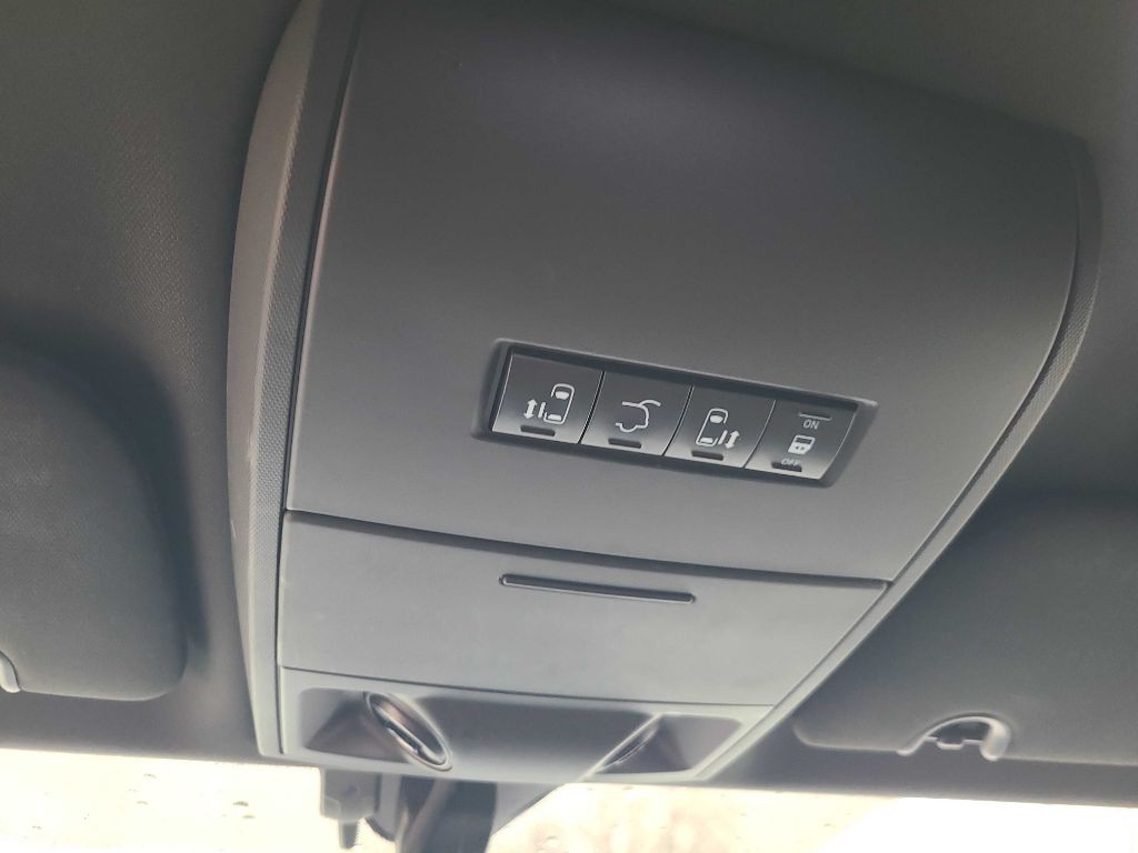2014 Chrysler Town & Country Image 13