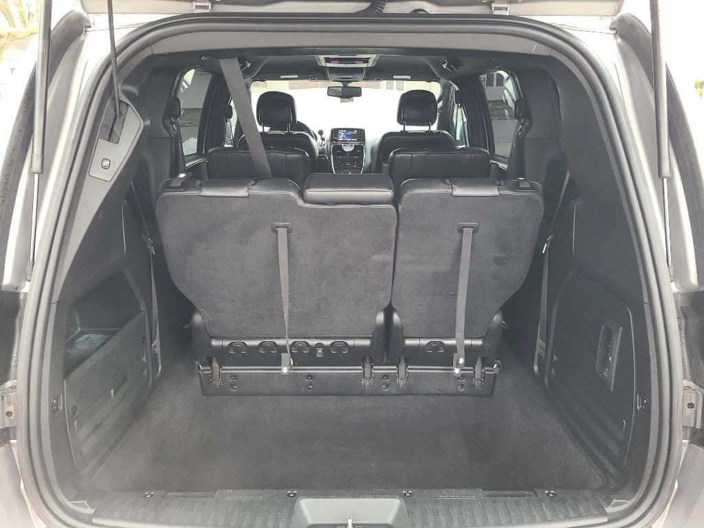 2014 Chrysler Town & Country Image 23