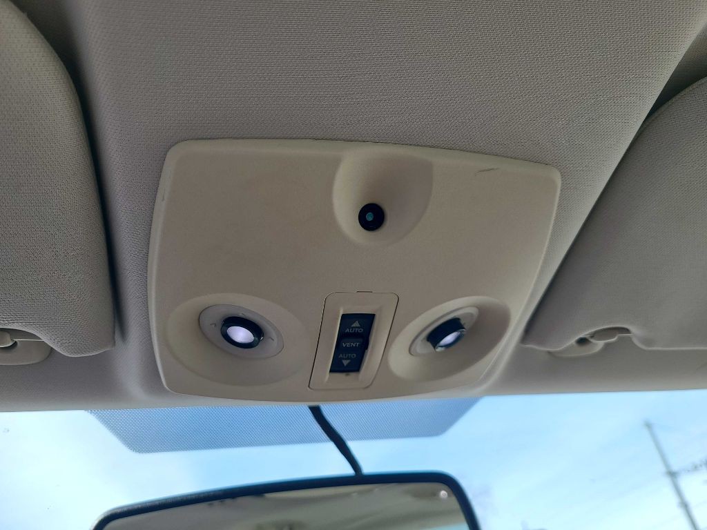 2009 Chrysler Sebring Image 8