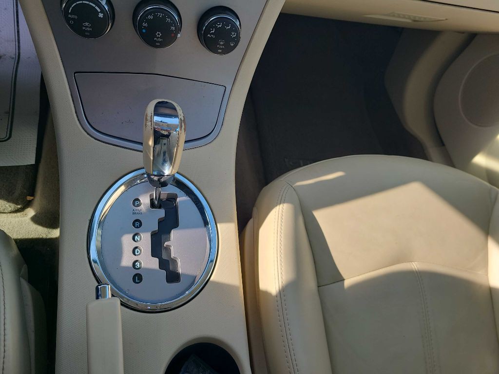 2009 Chrysler Sebring Image 9