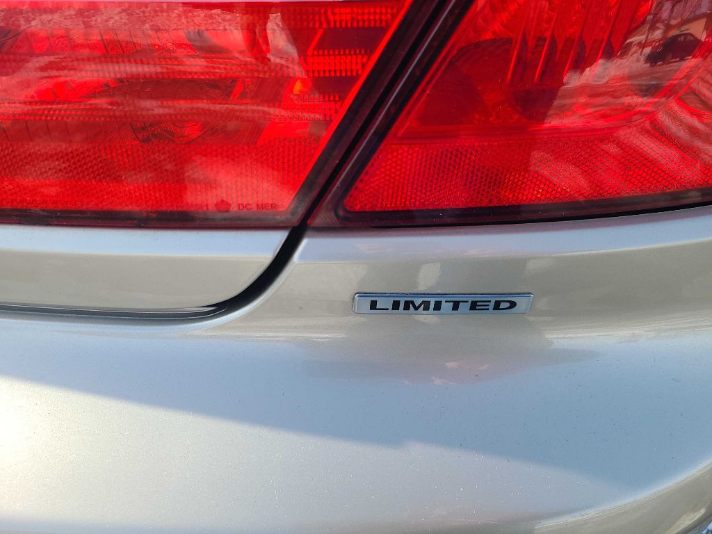 2009 Chrysler Sebring Image 16