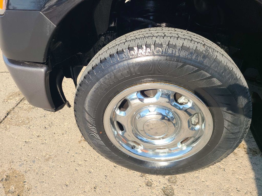 2013 Ford F-150 Image 2