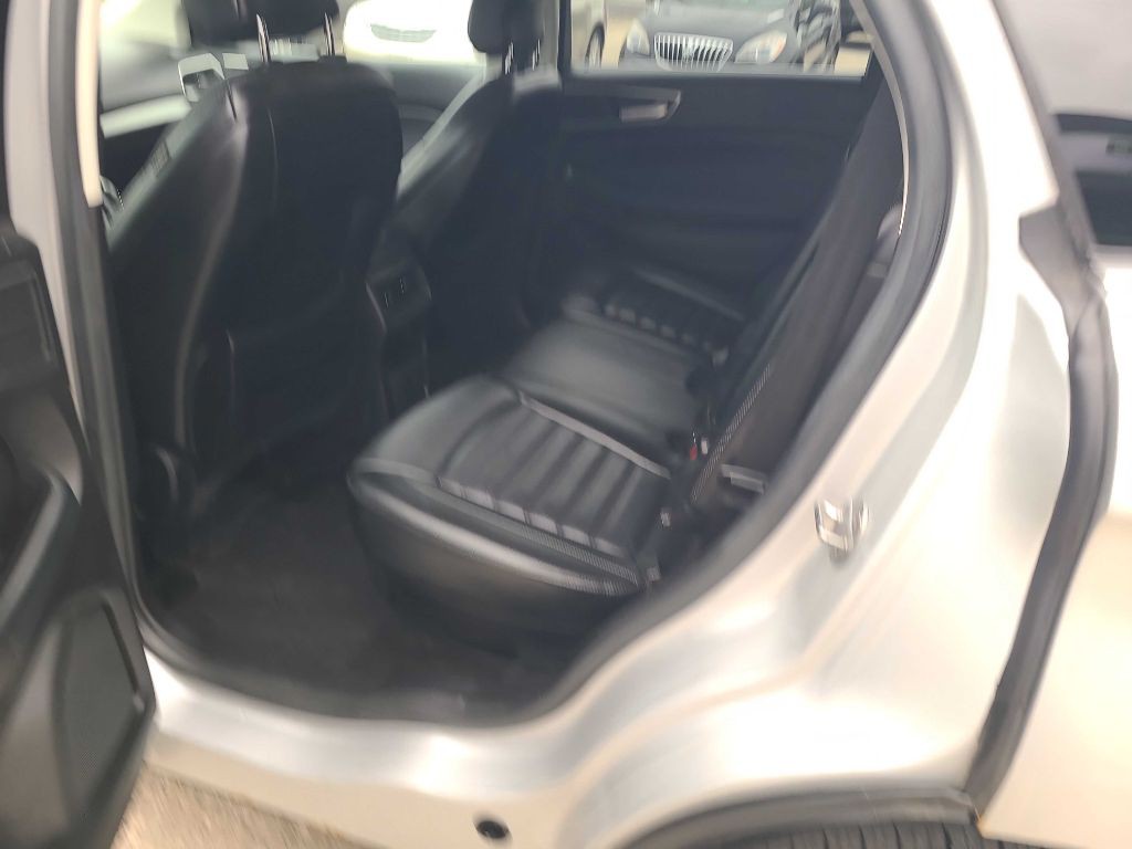 2015 Ford Edge Image 13