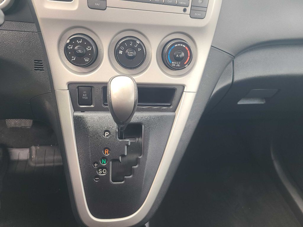 2009 Pontiac Vibe Image 10