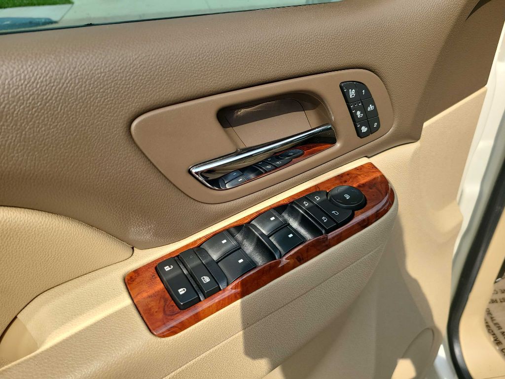 2012 Chevrolet Tahoe Image 3
