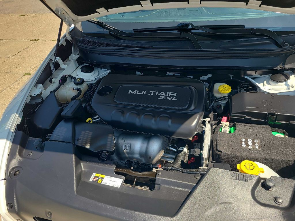 2017 Jeep Cherokee Image 3