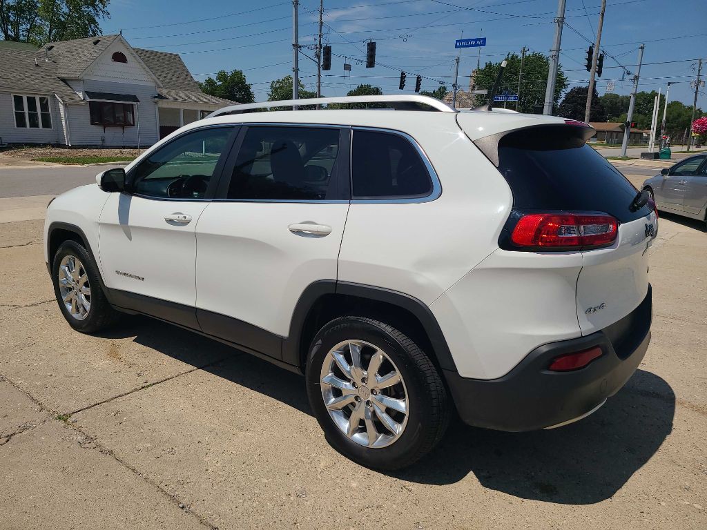 2017 Jeep Cherokee Image 19