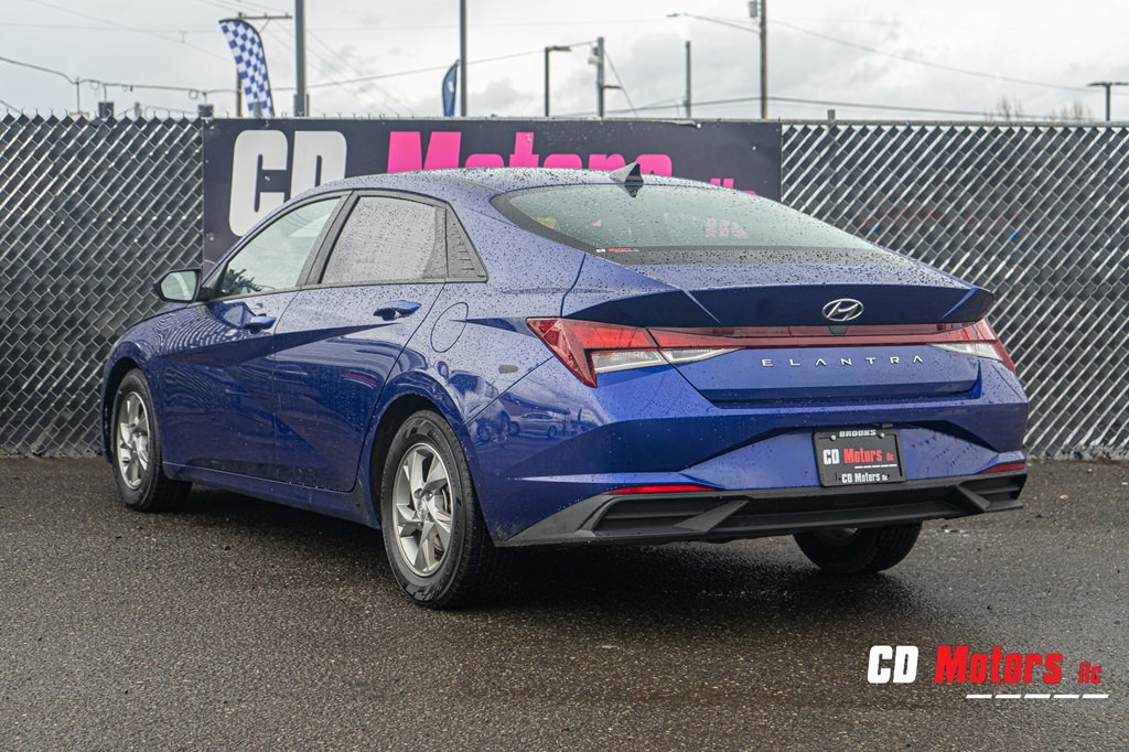 2022 Hyundai Elantra Image 7
