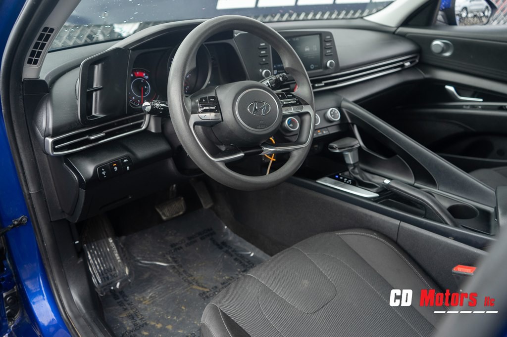 2022 Hyundai Elantra Image 30