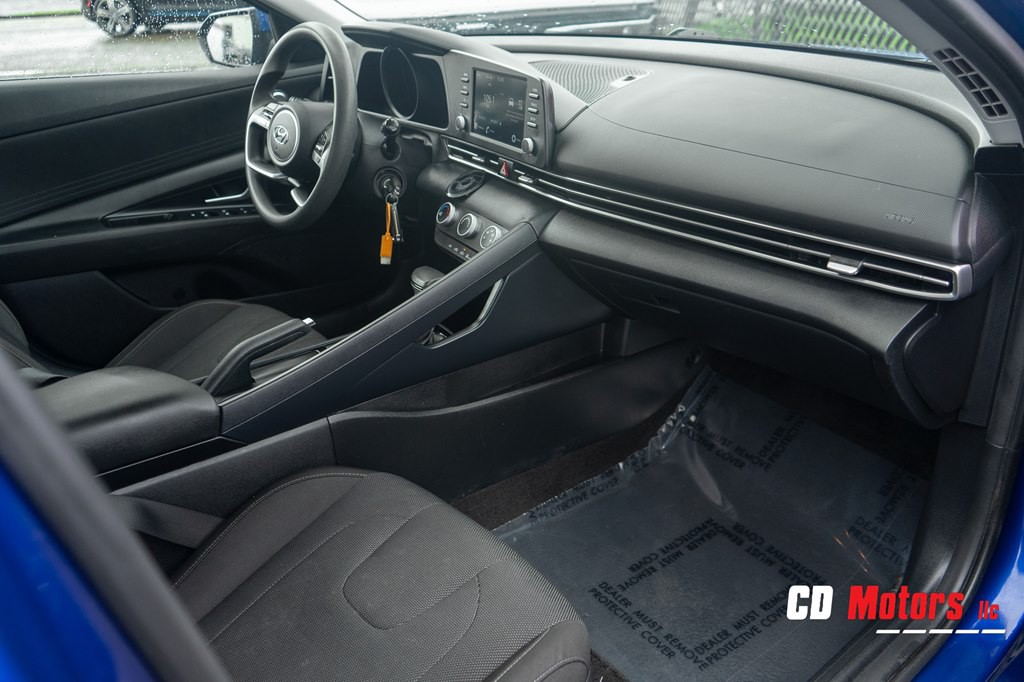 2022 Hyundai Elantra Image 33
