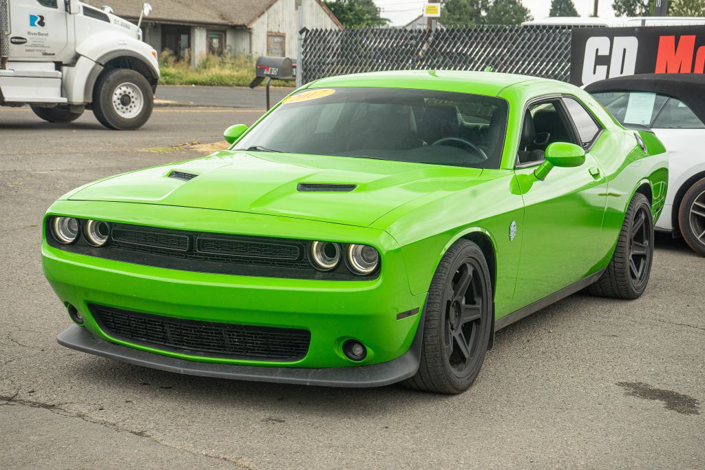 2017 Dodge Challenger Image 4