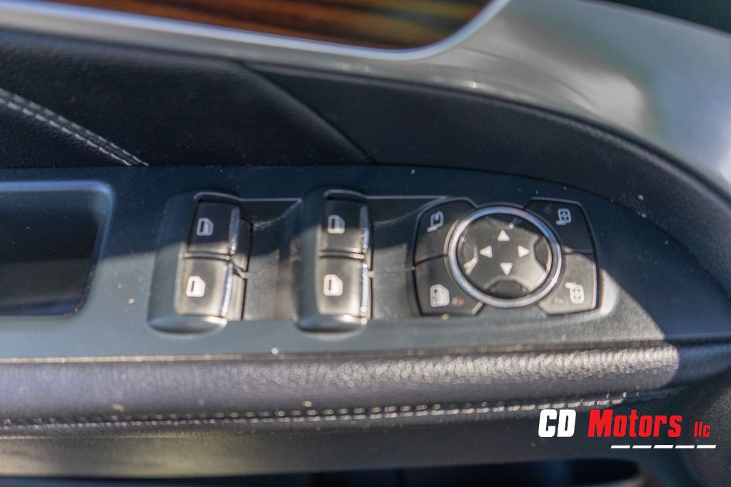2016 Ford Explorer Image 12