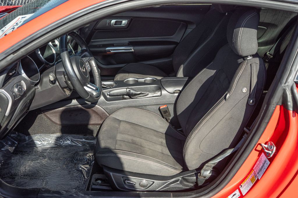 2019 Ford Mustang Image 12