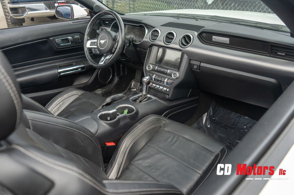 2019 Ford Mustang Image 22