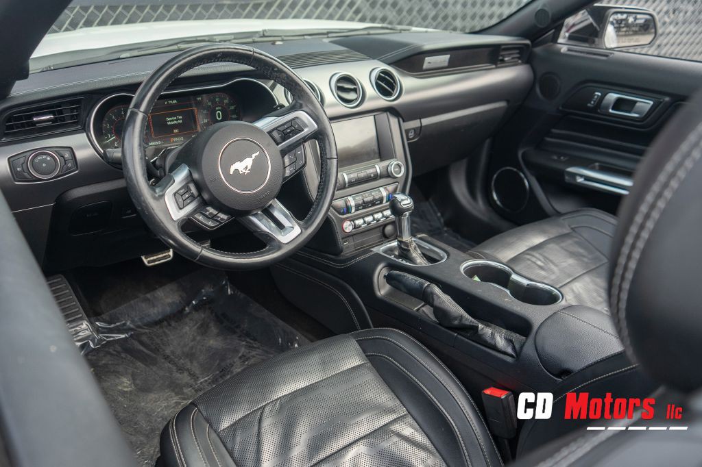 2019 Ford Mustang Image 25