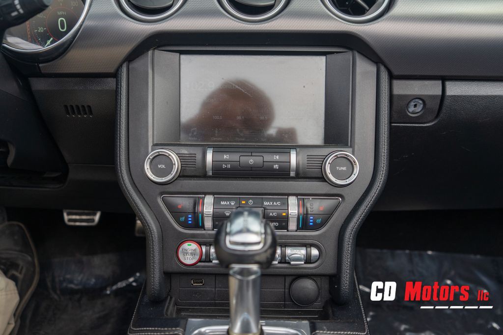 2019 Ford Mustang Image 27