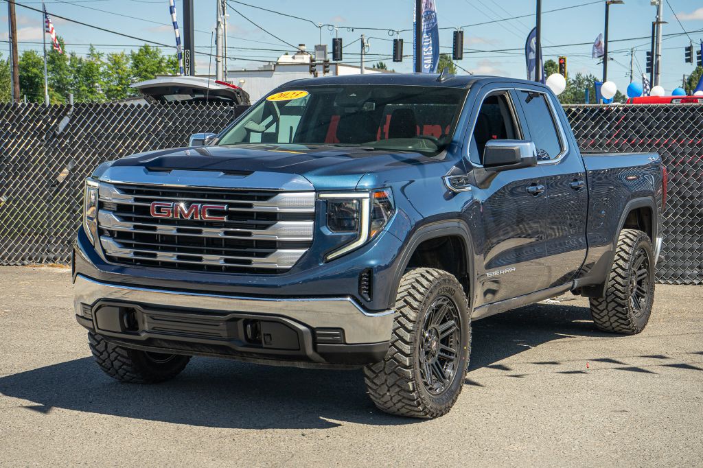 2023 GMC Sierra Image 3