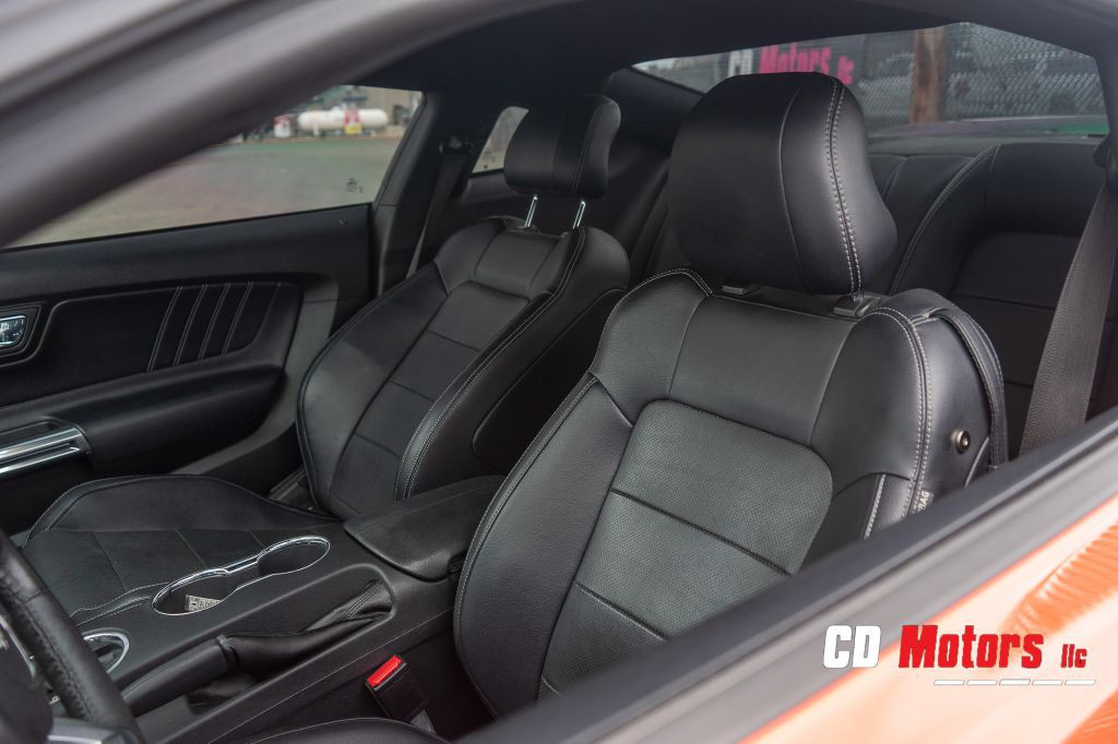 2016 Ford Mustang Image 16