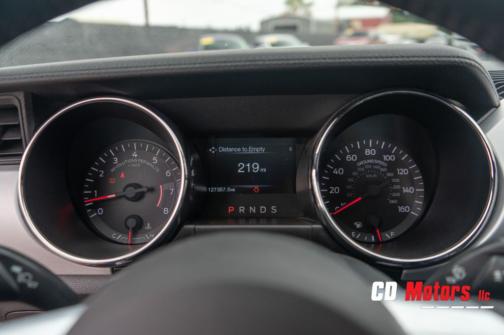 2016 Ford Mustang Image 18
