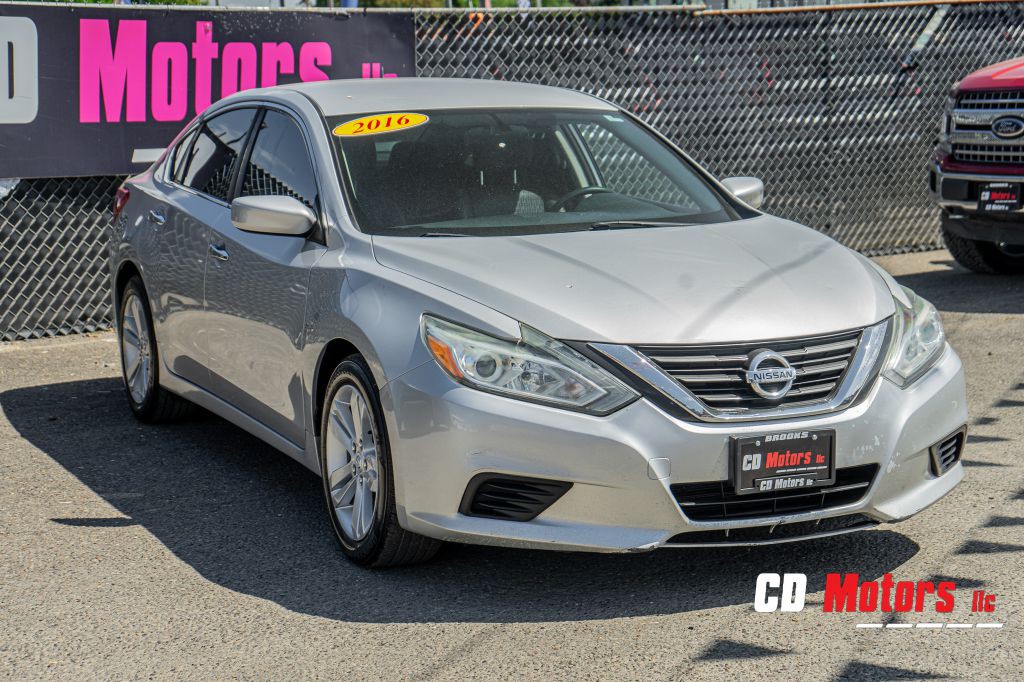 2016 Nissan Altima Image 1