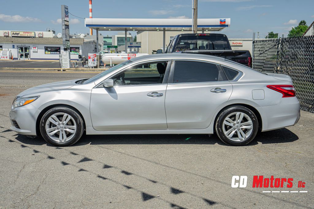 2016 Nissan Altima Image 6