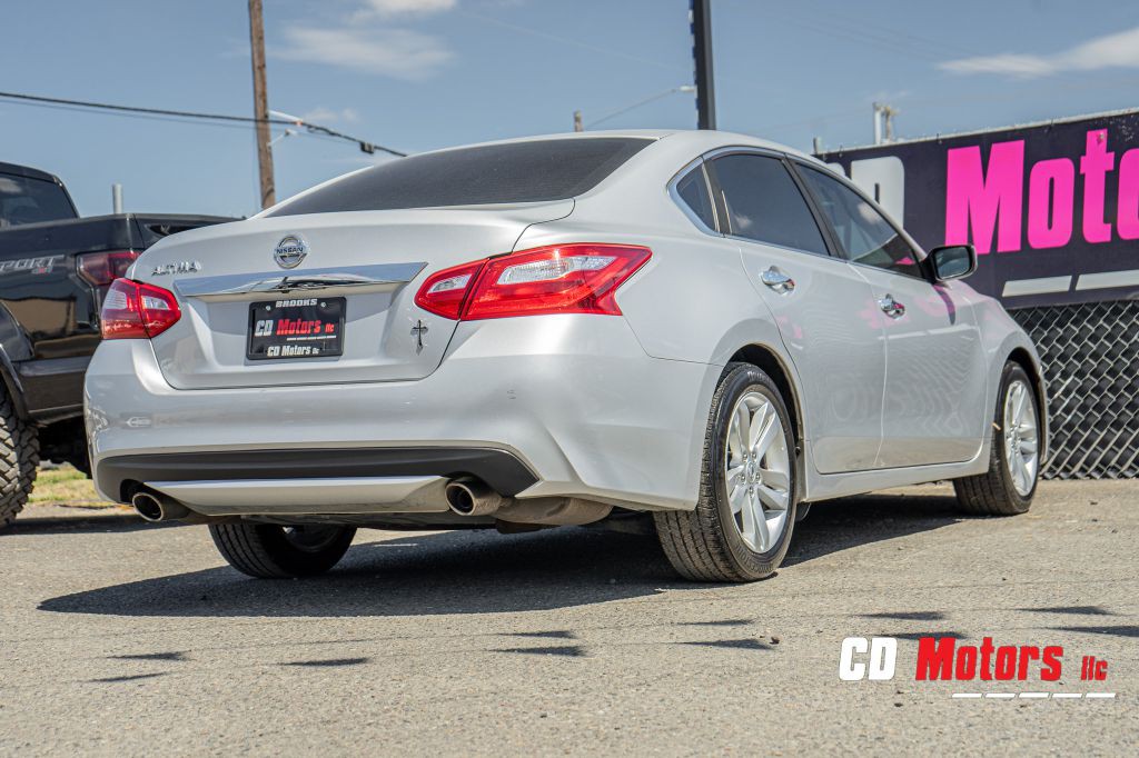 2016 Nissan Altima Image 11