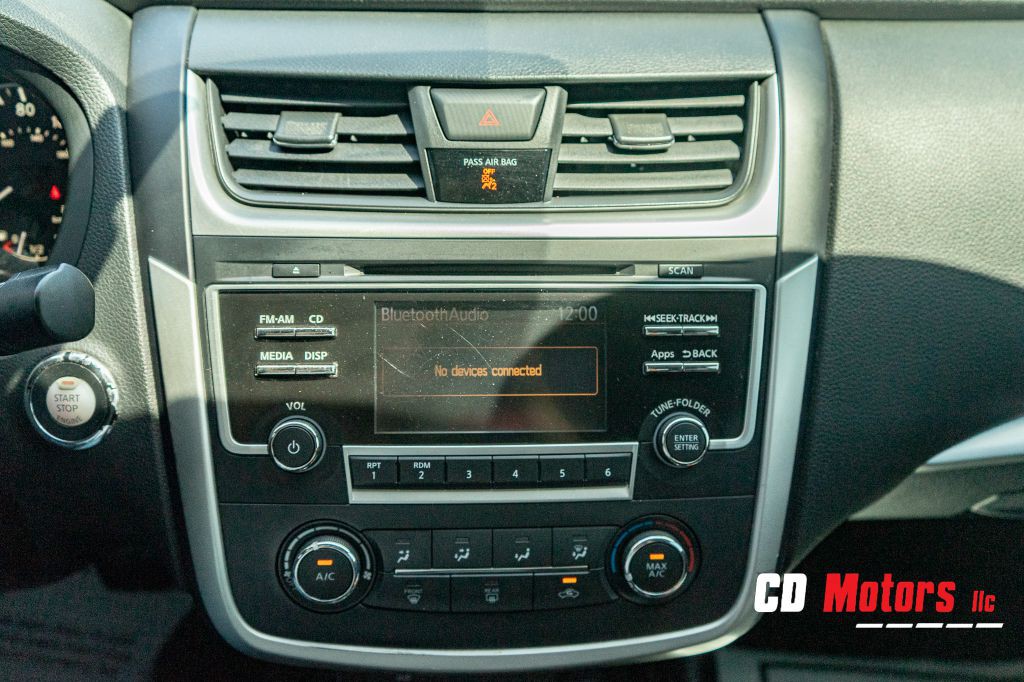 2016 Nissan Altima Image 17