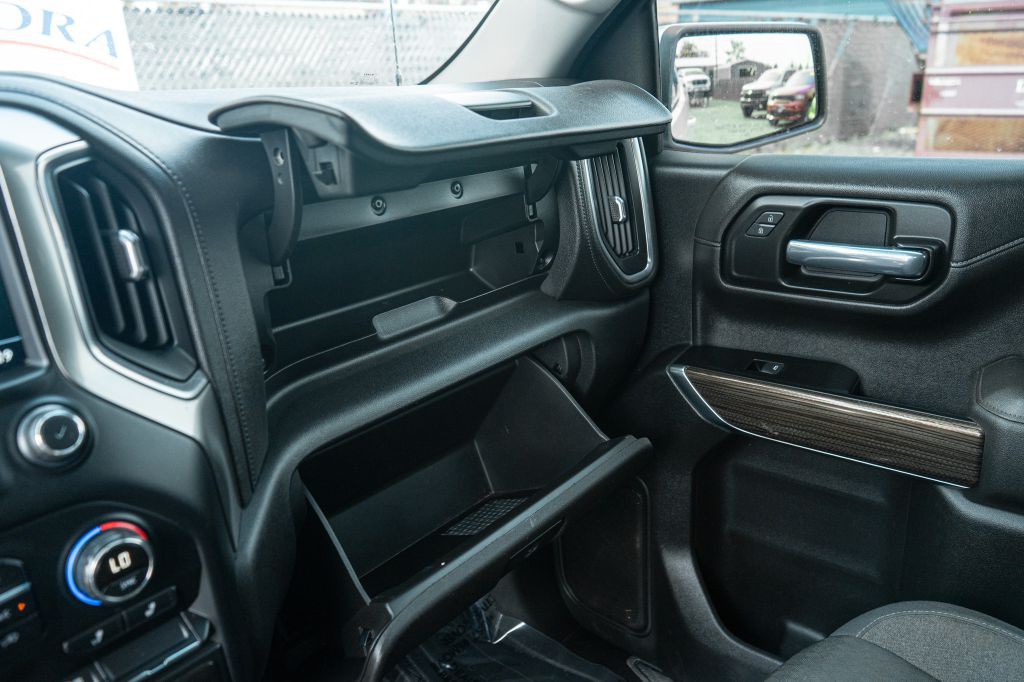 2019 Chevrolet Silverado 1500 Image 17