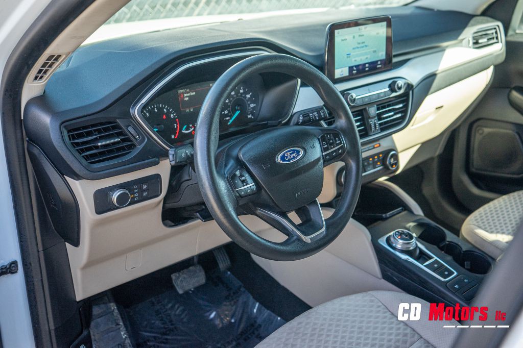 2020 Ford Escape Image 9