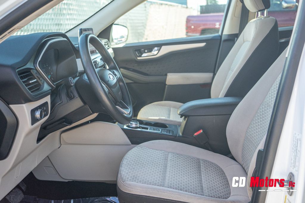 2020 Ford Escape Image 10